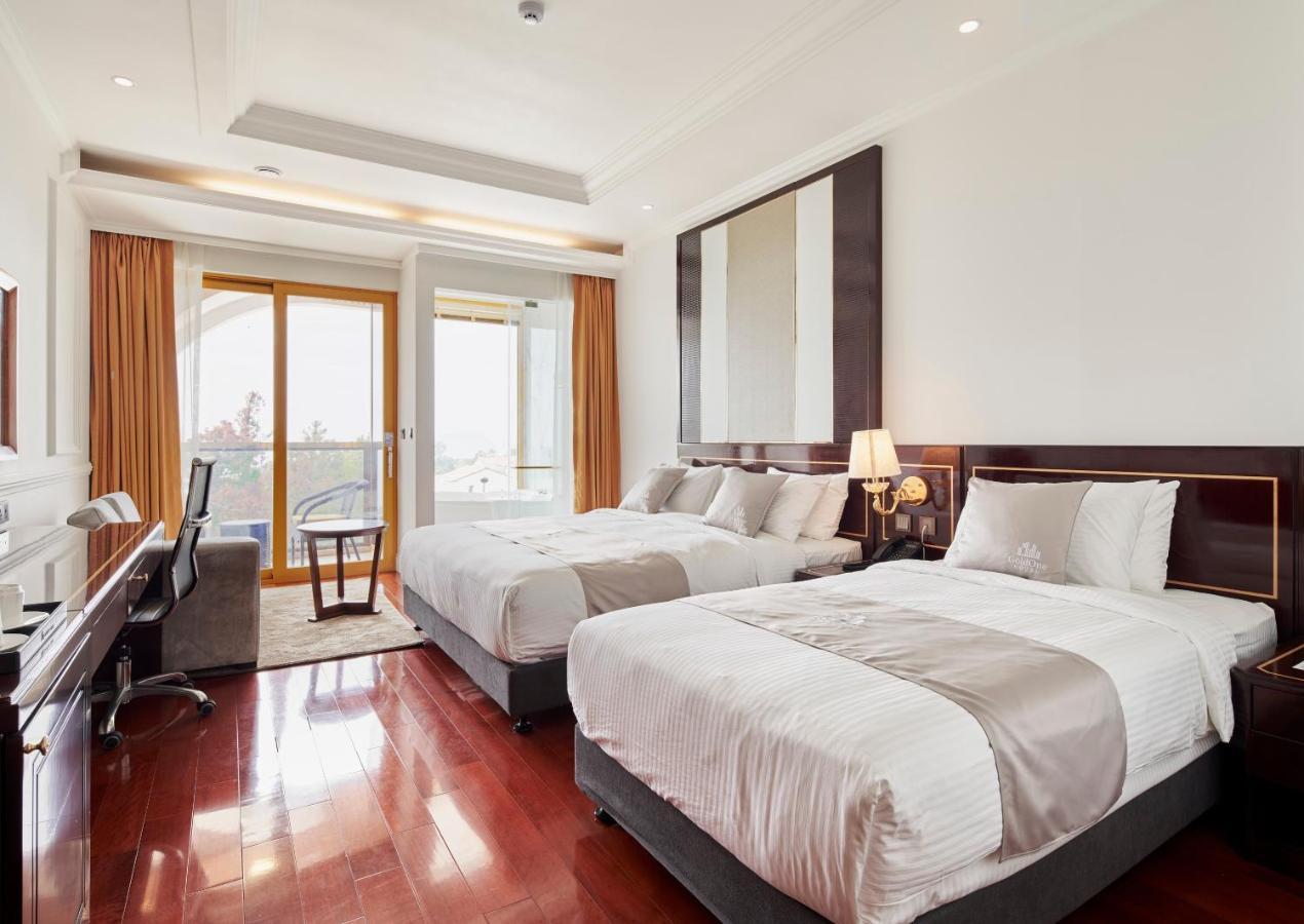 GoldOne Hotel & Suites Seogwipo Exterior foto